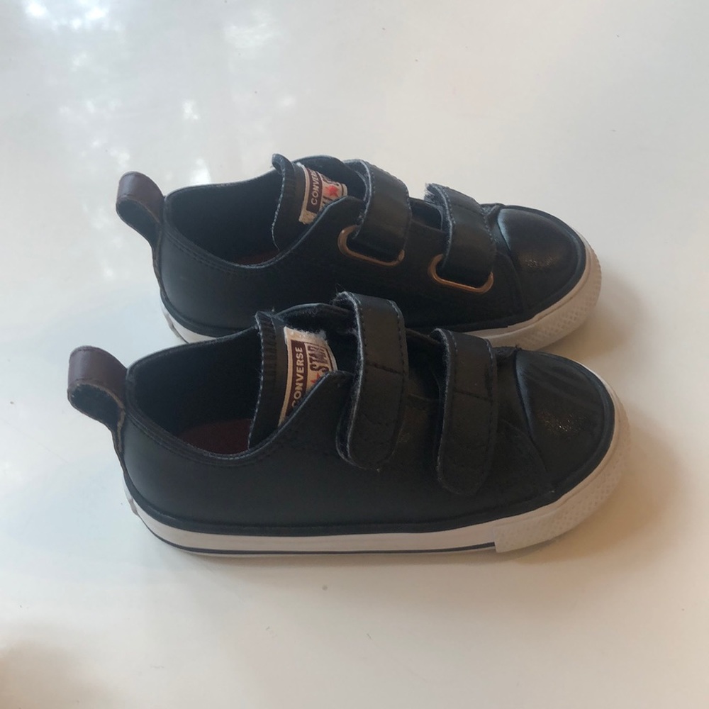 Converse Black leather Sneakers Size 7